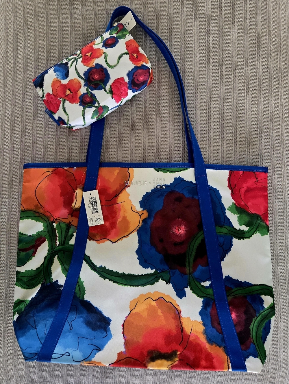 Beautiful Floral Clinique Tote Set